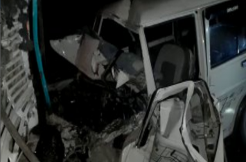 five people died in road accident in amethi बोलेरो और ट्रक में हुई भीषण टक्कर, 5 की हुई मौत और एक गम्भीर रूप से घायल