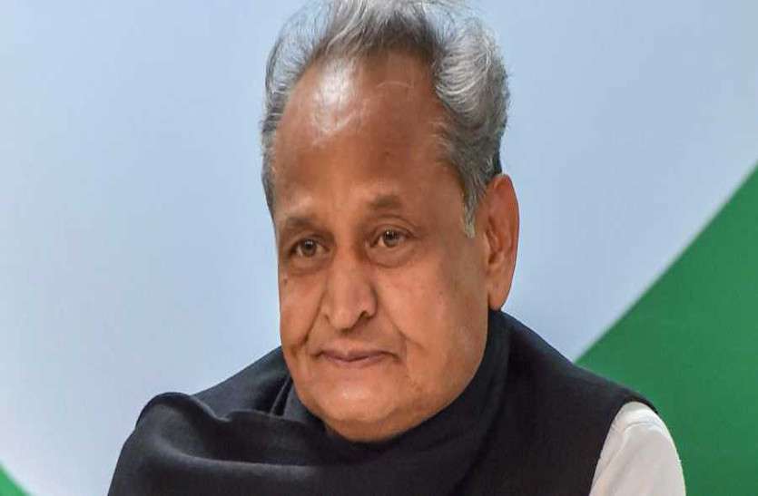 सीएम के दौरे की सूचना पर दौड़े अफसर, रद्द होने पर ली राहत की सांस सीएम के दौरे की सूचना पर दौड़े अफसर, रद्द होने पर ली राहत की सांस