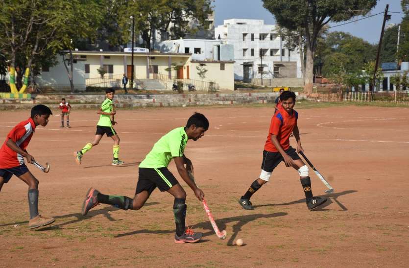 Sports: हॉकी में फ्रेंड्स क्लब ने ब्रदर्स क्लब को हराया Sports: हॉकी में फ्रेंड्स क्लब ने ब्रदर्स क्लब को हराया