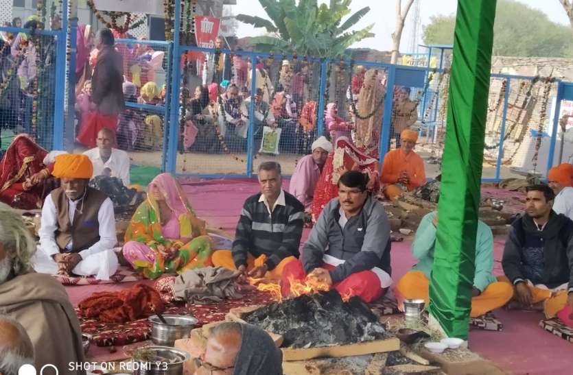 पूर्णाहुति के साथ सात दिवसीय श्री श्याम महायज्ञ का समापन पूर्णाहुति के साथ सात दिवसीय श्री श्याम महायज्ञ का समापन