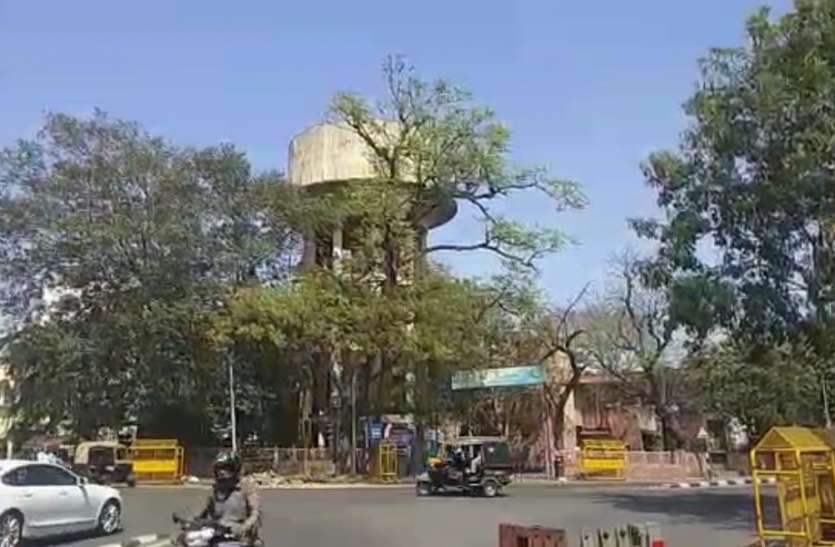, CM House के पास जर्जर पानी की टंकी ध्वस्त करने के लिए एक कंपनी पर मेहरबानी की तैयारी