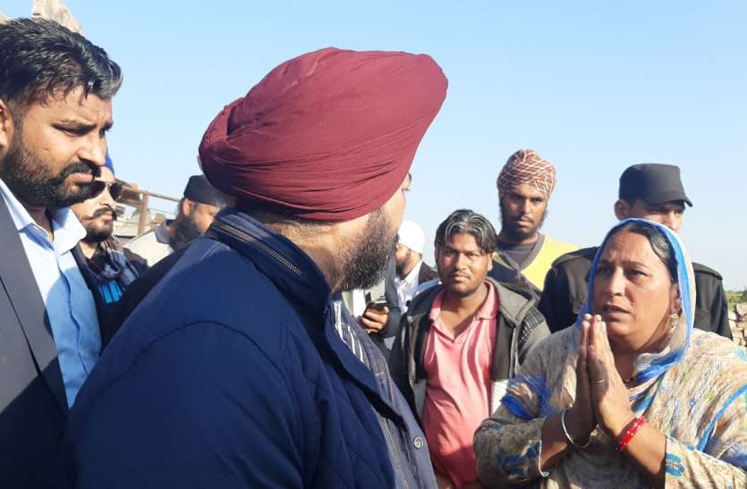 पंजाब के राजस्व मंत्री बोले..ऐसी बर्बरता पूर्ण कार्रवाई करने में अफसरों को शर्म नहीं आई! पंजाब के राजस्व मंत्री बोले..ऐसी बर्बरता पूर्ण कार्रवाई करने में अफसरों को शर्म नहीं आई!