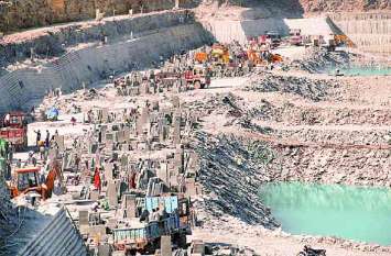 Sand stone exports reduced by half production in stone mines reduced वैश्विक मंदी का असर, आधा रह गया सेण्ड स्टोन का निर्यात, यूरोपियन देशों और घरेलू बाजार की मांग घटी