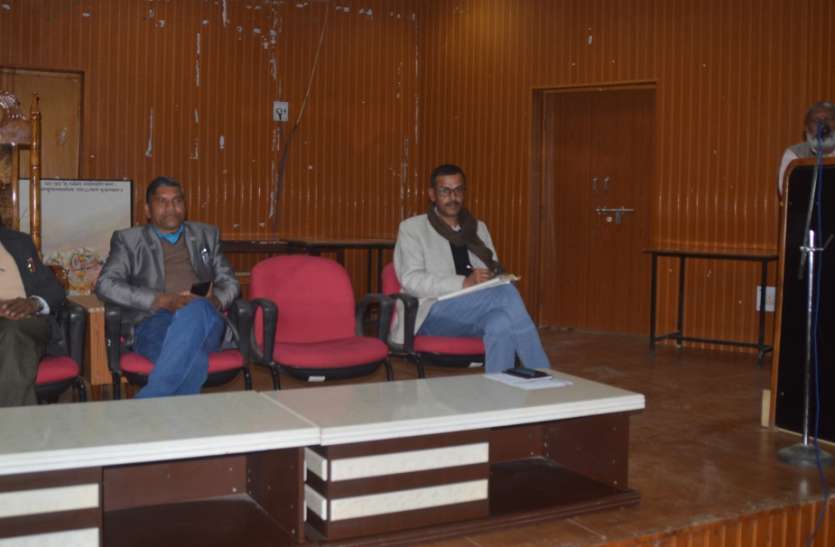 विश्वविद्यालय कर्मचारियों ने प्रबंधन को दिया अल्टिमेटम, एरियर्स का भुगतान नहीं हुआ तो करेंगे तालाबंदी विश्वविद्यालय कर्मचारियों ने प्रबंधन को दिया अल्टीमेटम, एरियर्स का भुगतान नहीं हुआ तो करेंगे तालाबंदी