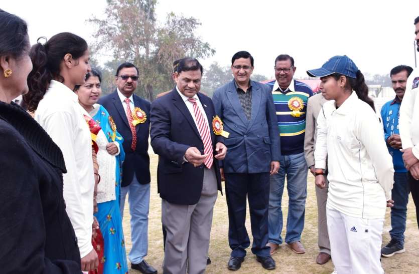 -राज्य स्तरीय महिला क्रिकेट प्रतियोगिता सागर को 8 विकेट से हराकर रीवा ने जीता पहला मुकाबला