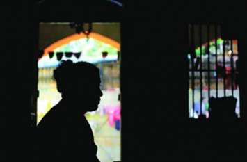 Sex racket busted in Mumbai; casting director among two arrested 5 स्टार होटल में चल रहे सेक्स रैकेट का भंडाफोड़, पकड़ी गईं बॉलीवुड की दो हस्तियां