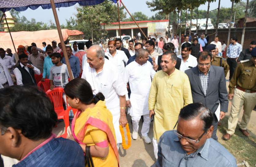 धान खरीदी शासन की सर्वोच्च प्राथमिकता- कृषि मंत्री धान खरीदी शासन की सर्वोच्च प्राथमिकता- कृषि मंत्री