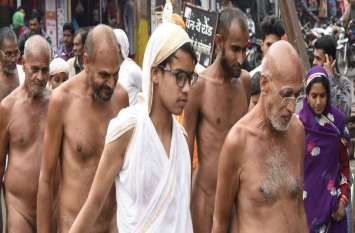 Siddhachakra palanquin pulled out at the conclusion of Mahamandal legi सिद्धचक्र महामंडल विधान के समापन पर निकाली श्रीजी की पालकी एवं रथयात्रा
