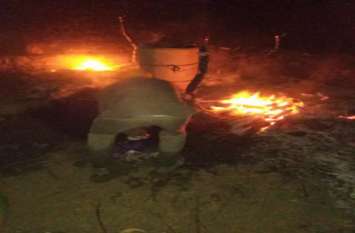 accident by fire. a man died by fire सुकून से सोया था आपनी टापरी में, अचानक आग बनकर मौत आई और ले उड़ी अपने संग
