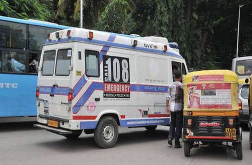 ambulance.jpg अब बिना बाधा के भीड़ से निकलेगी एंबुलेंस, 42 लाख की बजट राशि स्वीकृत