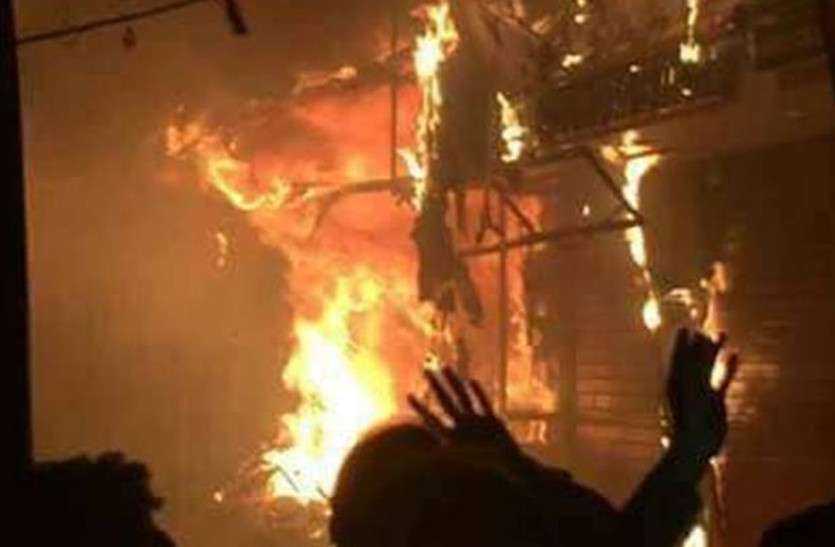 Mother And Son Death Due To Burning In Alwar घर में अचानक लगी भीषण आग, मां और डेढ़ साल का बेटा जिंदा जले, हुई दर्दनाक मौत