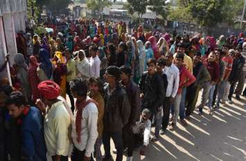 The only village in Rajasthan where voting lasted till 10 pm राजस्थान का एक मात्र गांव जहां रात 10 बजे तक चला मतदान