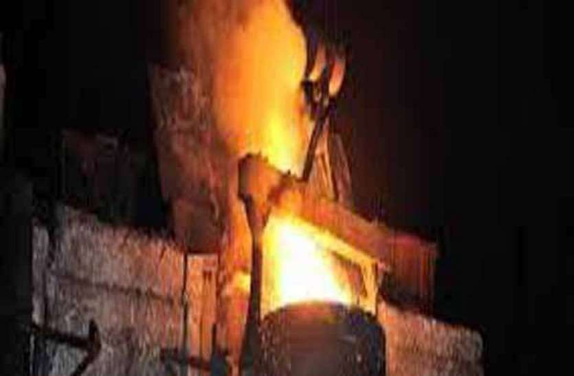रायपुर : सीएम भूपेश का केन्द्रीय इस्पात मंत्री से एनएमडीसी की खदानों से राज्य के उद्योगों को आयरन और रियायती दर पर दिलाने का आग्रह रायपुर : सीएम भूपेश का केन्द्रीय इस्पात मंत्री से एनएमडीसी की खदानों से राज्य के उद्योगों को आयरन और रियायती दर पर दिलाने का आग्रह