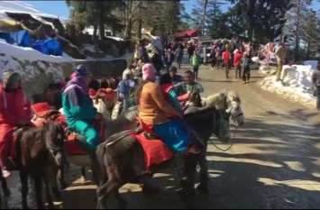 Fair of tourists in Kufri कुफरी में सैलानियों का मेला