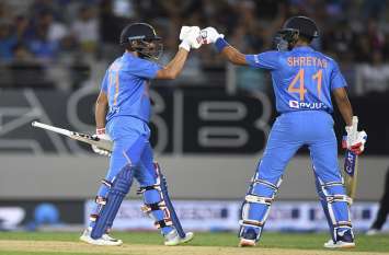 India-New Zealand T20: India won with Iyer-Rahul's fiery half-centurie भारत-न्यूजीलैंड टी-20: अय्यर-राहुल के आतिशी अर्धशतकों से जीता भारत