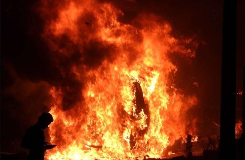 gas cylinder safe Fire: बच गए सिलेंडर, वरना हो जाता ब्यावर जैसा हादसा