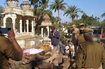 Cremation Ceremony Of MBC Jawan, Lunda, Udaipur एमबीसी जवान की अपनी ही बंंदूक की गोली लगने से मौत के बाद राजकीय सम्मान से हुआ अंतिम संस्कार
