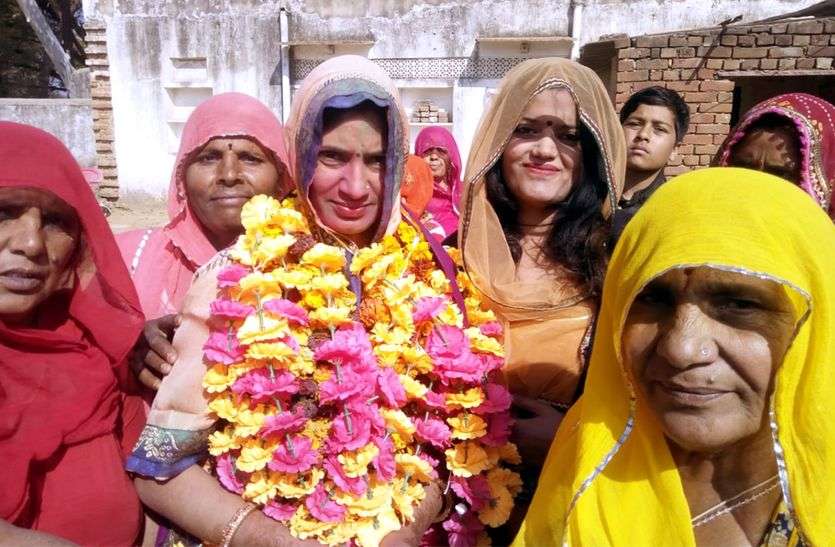 जानिए दुबई से लाखों की नौकरी छोड़ सरपंच बनने आई बहू सुनीता कंवर का क्या रहा चुनाव परिणाम