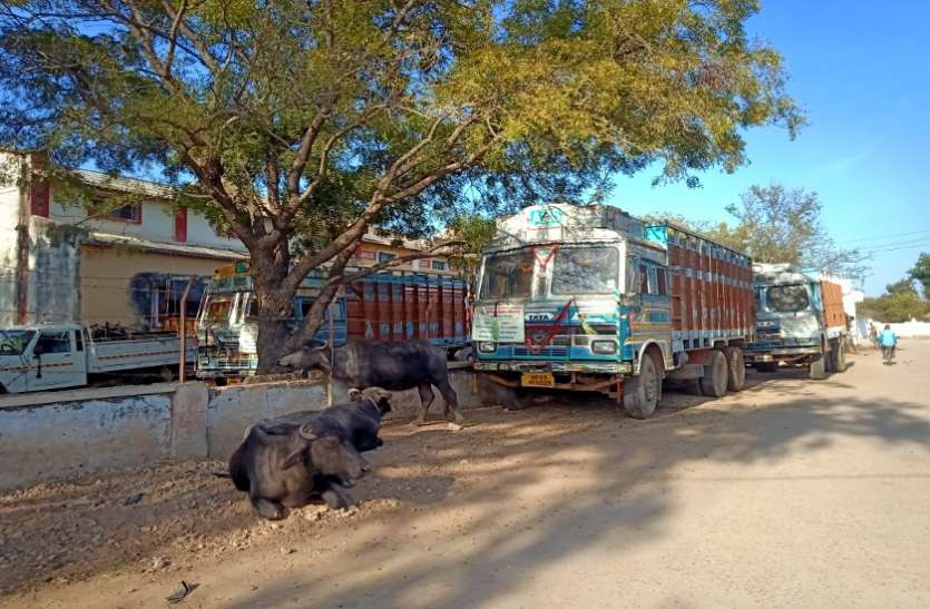 Carelessness in pds पूरा माह निकला लेकिन नहीं मिला सका गरीबों को खाद्यान्न