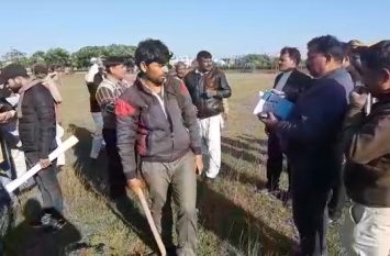 rampur azam khan jauhar university land gives to farmers Rampur: Azam Khan की जौहर यूनिवर्सिटी की भूमि पर कब्जा कर 20 किसानों को दिलाई गई उनकी जमीन