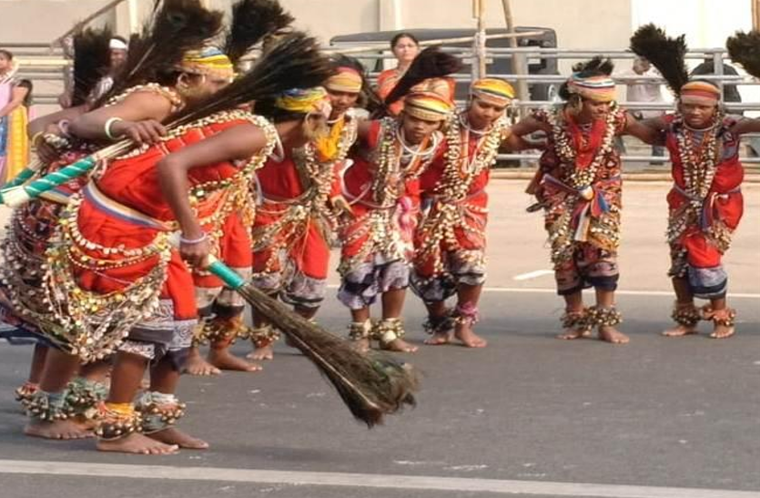 गणतंत्र दिवस होगा खास, पहली बार देखने को मिलेगा बोंडा आदिवासियों का नृत्य गणतंत्र दिवस होगा खास, पहली बार देखने को मिलेगा बोंडा आदिवासियों का नृत्य
