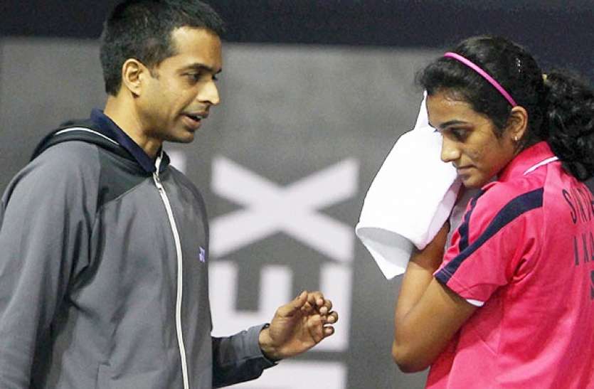 gopichand_and_pv_sindhu.jpg पीवी सिंधु की फॉर्म से चिंतित नहीं हैं कोच गोपीचंद, बोले- जल्द होगी अच्छी वापसी
