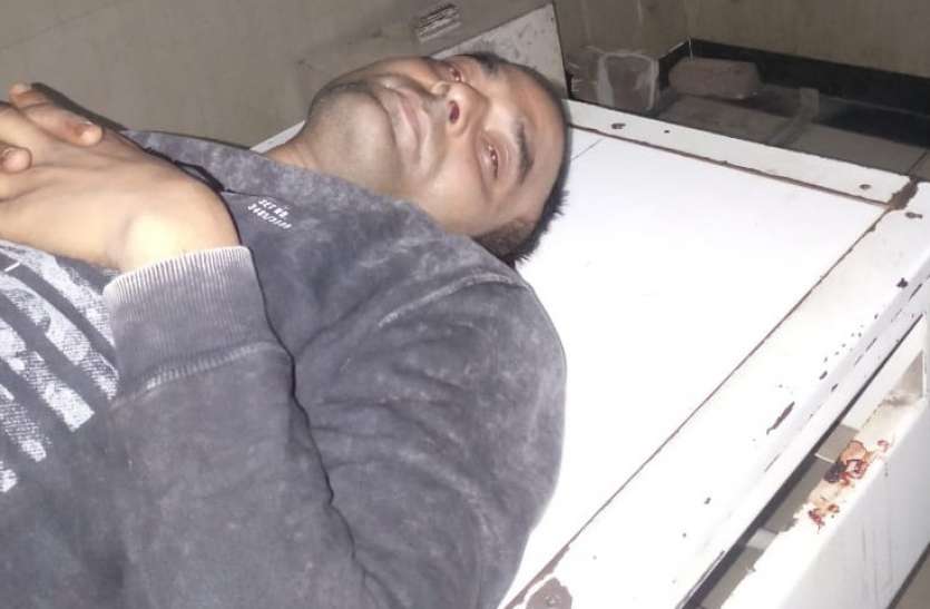 img-20200125-wa0007.jpg Bulandshahr: नशे में धुत सिपाही ने खुद को मार ली गोली