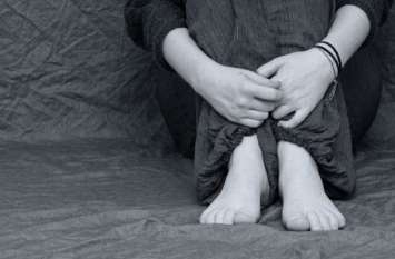 rape case a young girl in azamgarh युवती से युवक ने किया दुष्कर्म, आरोपी के खिलाफ मुकदमा दर्ज