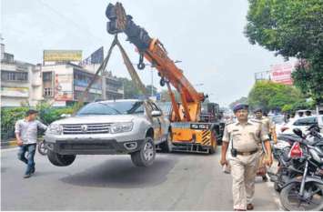 650 Challan after 3 Hours in Jaipur Parkota Parking तीन घंटे बाद आए तो 650 रुपए का चालान, अब इलेक्ट्रोनिक मशीन से ही कटेंगी पर्चियां