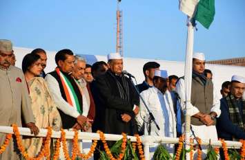Gehlot in CM House, Pilot flagged off in PCC सीएम हाउस में गहलोत तो पीसीसी में पायलट ने किया झंडारोहण
