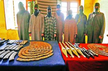 three terrorist gunned down in Tral बड़ा हमला नाकाम, त्राल में तीन आतंकी ढेर