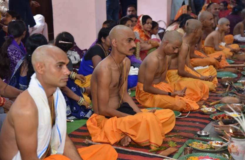 31 ब्राह्मण बालकों का कराया उपनयन संस्कार 31 ब्राह्मण बालकों का कराया उपनयन संस्कार