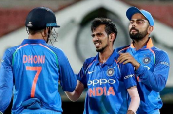 Yuzvendra chahal says MS Dhoni seat in bus vacant from last six month धोनी को बहुत मिस कर रही है टीम इंडिया, 6 महीने से बस में सीट पड़ी है खाली!