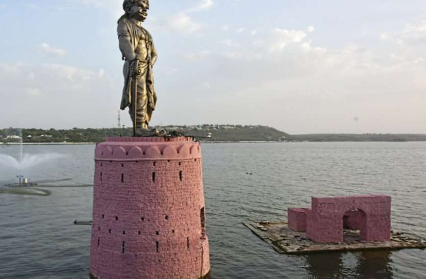 The treasure wall of bhopal