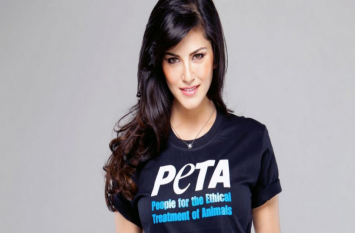 Sunny Leone Join PETA Now She Campaign Against Using Animals Skin चमड़े के इस्तेमाल पर रोक लगाने के लिए सनी लियोन ने मिलाया 'PETA' से हाथ, पोस्ट शेयर कर दी जानकारी