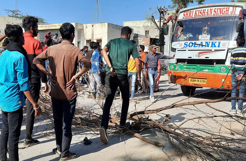 ऊंचा के पूर्व सरपंच पर हथियारों से हमला ऊंचा के पूर्व सरपंच पर हथियारों से हमला