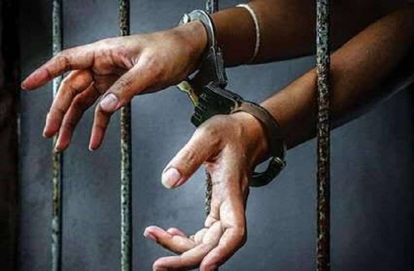 up azamgarh news पुलिस पर फायर कर भाग रहा बदमाश धराया
