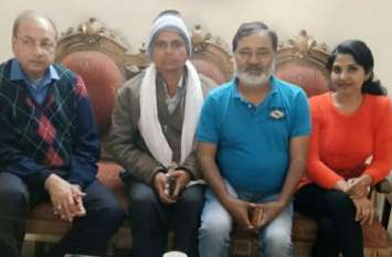 Children of Singrauli Veena Vadini School Budhela Wonders दुनिया देखेगी सिंगरौली के बच्चों का अजूबा, अब बच्चों के हुनर को लेकर बनेगी फिल्म, पहुंचे निर्देशक