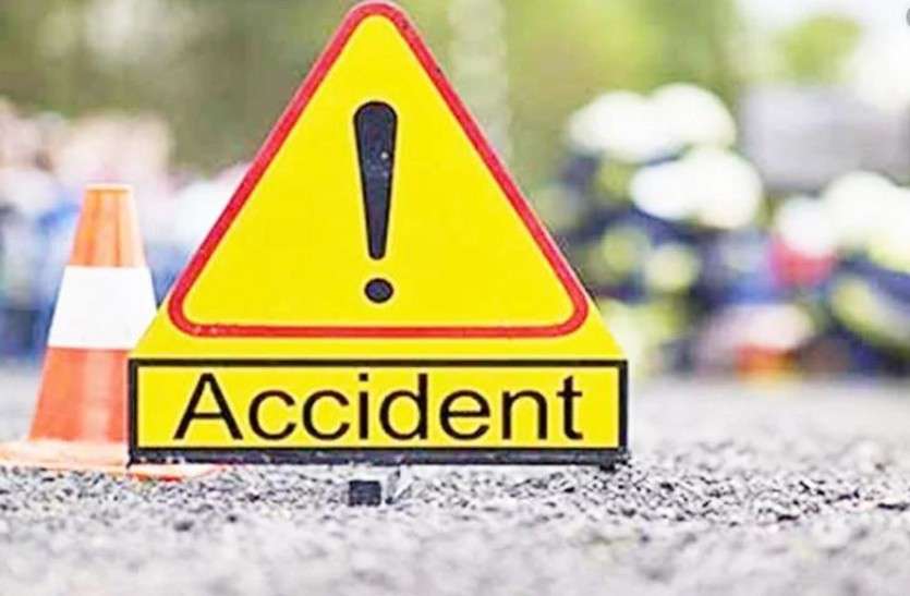 man death in road accident in bhind सड़क दुर्घटना- बस की टक्कर से होटल संचालक की में मौत