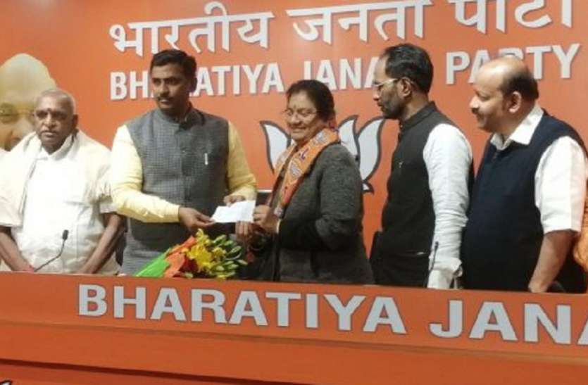 भाजपा में शामिल हुईं शशिकला भाजपा में शामिल हुईं शशिकला