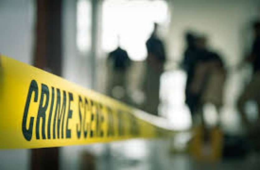Crime पत्नी के चरित्र पर था शक, शराब के नशे में पति ने बीवी के काट डाले हाथ-पैर, मौत