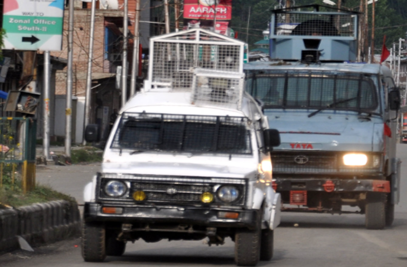 Pulwama News, Jammu Kashmir News, Awantipora News पुलिस को बड़ी सफलता, अवंतीपोरा से 4 OGW गिरफ्तार, जैश के आतंकियों की यूं करते थे मदद