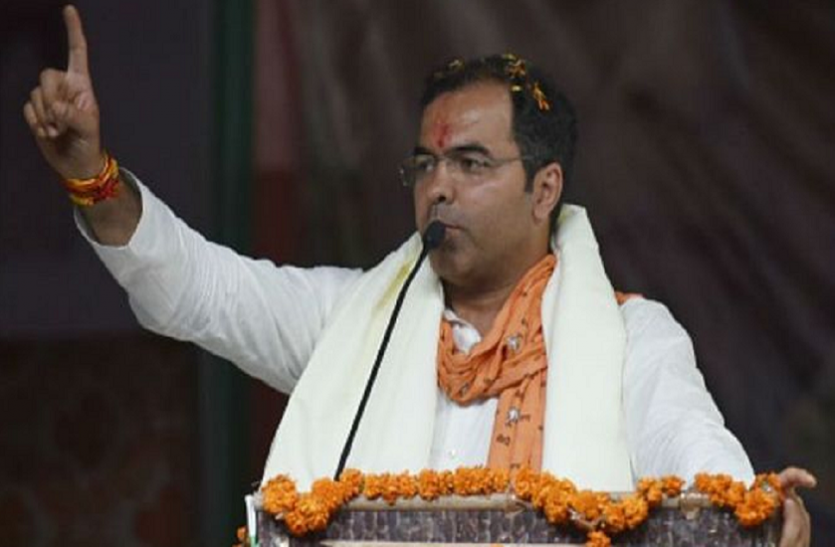 प्रवेश वर्मा Delhi Elections 2020: बैन हटते ही प्रवेश वर्मा ने केजरीवाल पर फिर साधा निशाना, बताया नक्सली-देशद्रोही