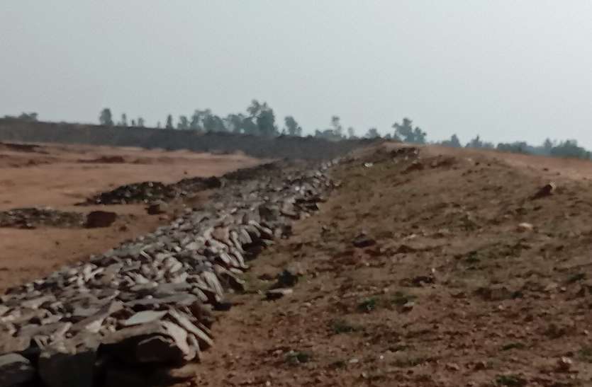अनुपयोगी साबित हो रहा मुख्यमंत्री ग्राम सरोवर अनुपयोगी साबित हो रहा मुख्यमंत्री ग्राम सरोवर