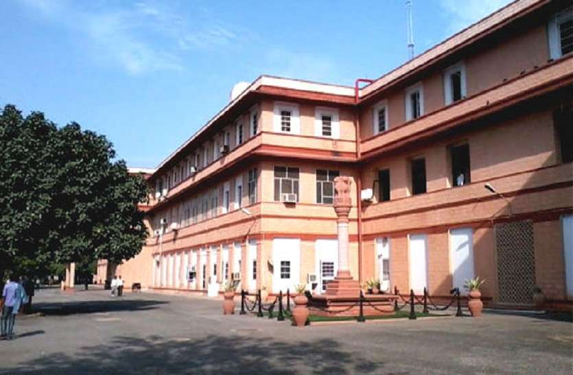 भर्तियों में सावधानी बरतने के लिए कार्मिक विभाग का सभी विभागों को पत्र भर्तियों में सावधानी बरतने के लिए कार्मिक विभाग का सभी विभागों को पत्र