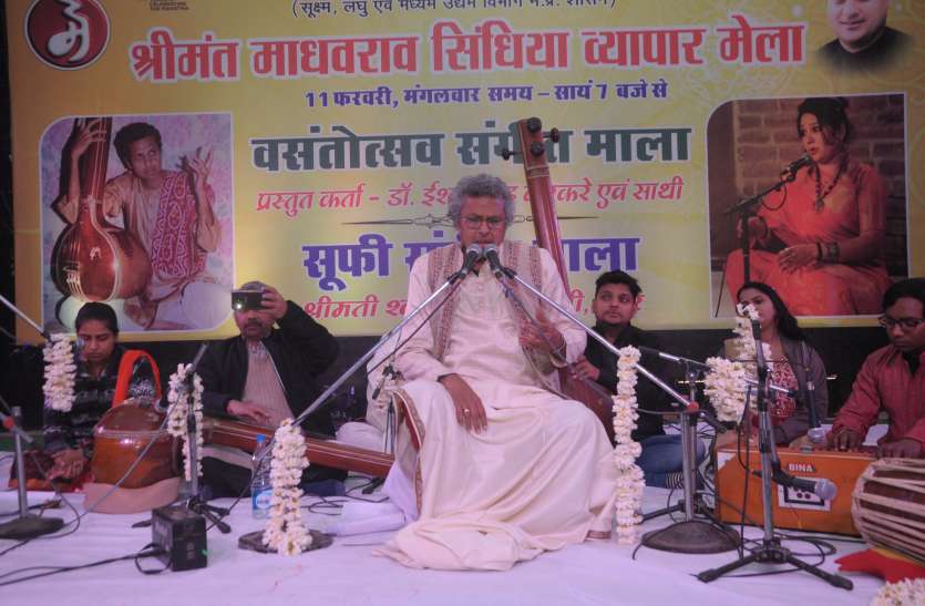 श्याम पिया मोरी रंग दी चुनरिया... श्याम पिया मोरी रंग दी चुनरिया...