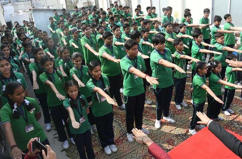खेल-खेल में स्वच्छता का सीखा सबक खेल-खेल में स्वच्छता का सीखा सबक