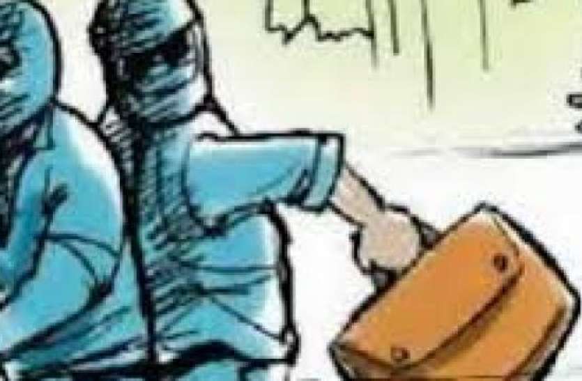 Kidnapped miscreants looted young man, police arrested an accused अपहरण कर बदमाशों ने युवक को लूटा, पुलिस ने एक आरोपी को किया गिरफ्तार