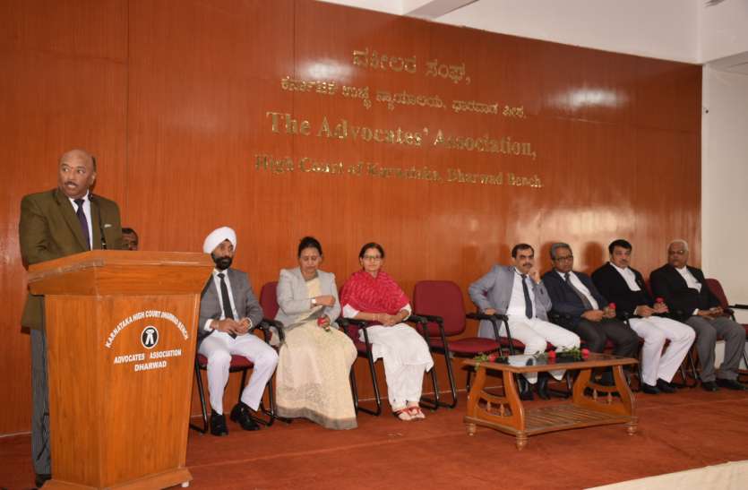 मामलों के शीघ्र निस्तारण में अधिवक्ताओं का सहयोग जरूरी मामलों के शीघ्र निस्तारण में अधिवक्ताओं का सहयोग जरूरी