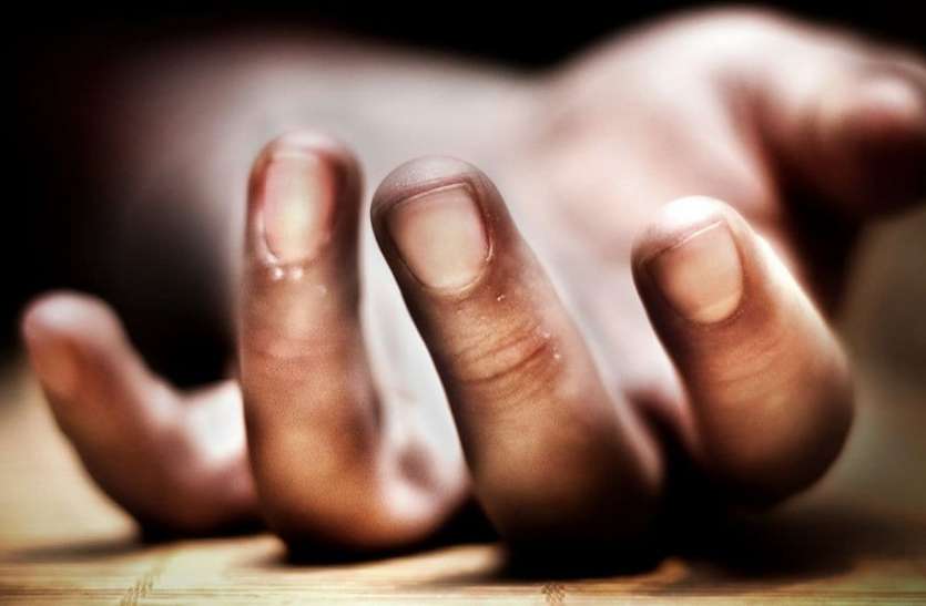 1_17.jpg होटल के कमरे में मिला शव, युवक ने की आत्महत्या